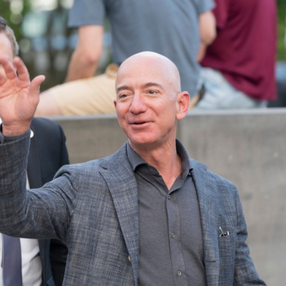 Akcije Amazona skočile preko 15% u 2024. i učinile Bezosa najbogatijim čovekom na svetu
