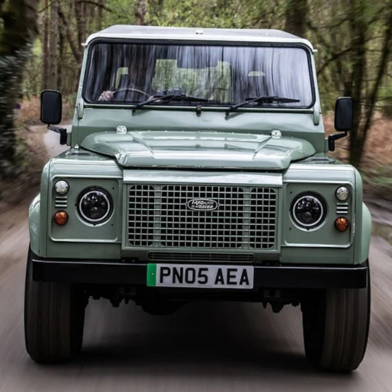 Preporodili stari Land Rover Defender: Sad ide na četiri električna motora FOTO