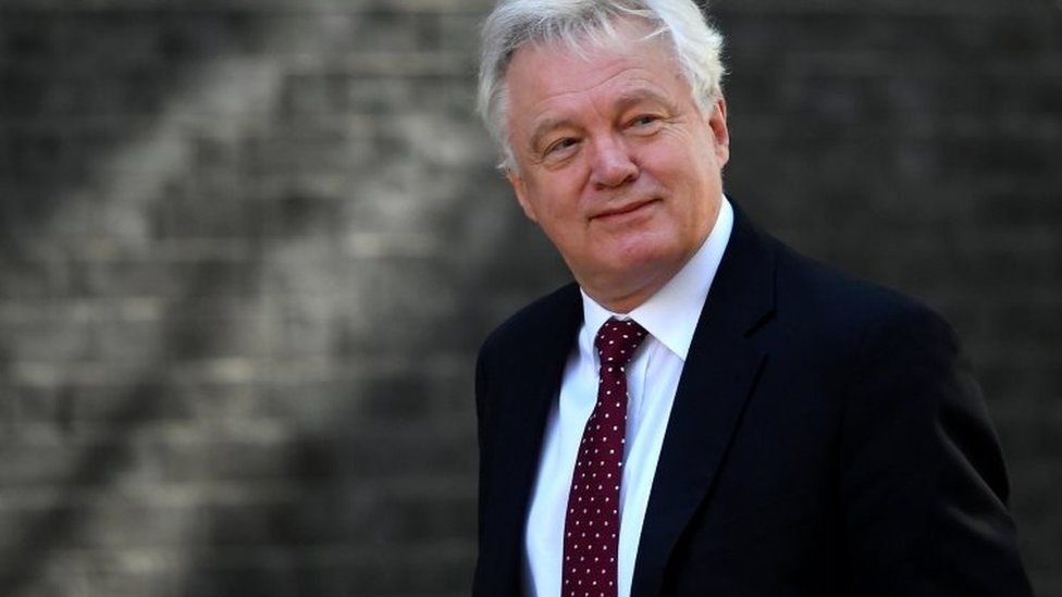   David Davis has been appointed minister for 2016./Reuters [/ /] dewvid Davis was appointed minister for 2016./Reuters [/ url] </p>
</div></div>
<p> british British for Bregzit David Deyvis, who led the negotiations with the United States. European Union last night of the government. </p>
<p>  Davis writes in Prime Minister Mej's letter that his plan for Bregzit, which the government backed on Friday, "best leads the country into a weak bargaining position". </p>
<p>  Mej replied that he did not agree with this note, but thanked him for his cooperation. </p>
<p>  Davis wrote in a letter that "the current political and tactical trend reduces the likelihood that Britain will leave the customs union and the European common market" and warned that such an approach would only that lead to new concessions in Brussels. </p>
<p>  "At best, this strategy will lead us to a weak bargaining position that we probably will not be able to repair," wrote Davis, who was appointed minister in 2016. </p>
<p>  Mej replied "no d & # 39; agreement "with such an assessment of the policy adopted by the government Friday. "</p>
<p>  She said that she was" sorry "about her resignation, but to" thank her warmly for everything she's done … about setting the exit strategy for the # " EU "</p>
<h2 class=