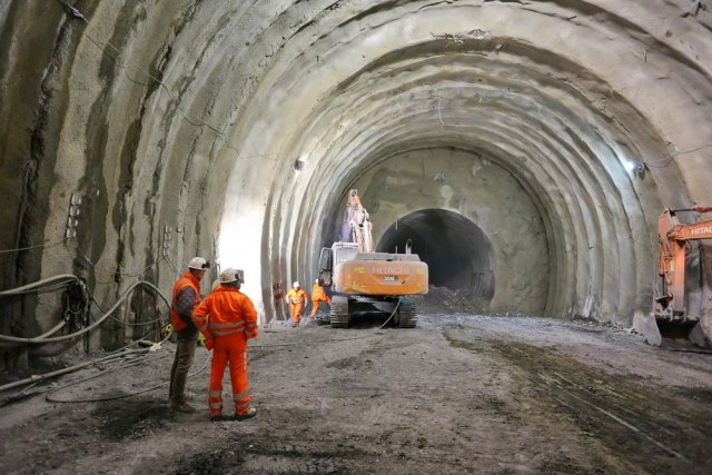 Intenzivni Radovi Na Najdu Em Tunelu U Srbiji Poveza E Regiona B