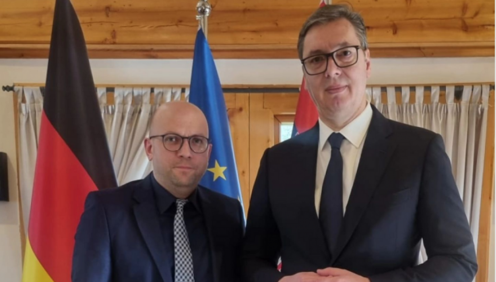 Vučić se sastao sa Saracinom: Razgovor o širokom spektru tema, predstavio sam viziju moderne Srbije FOTO