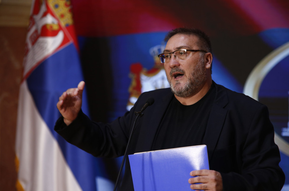 Dejan Bulatović odgovorio Đilasu u Skupštini: "On priča o Vučiću, a ukrao je 619 miliona"