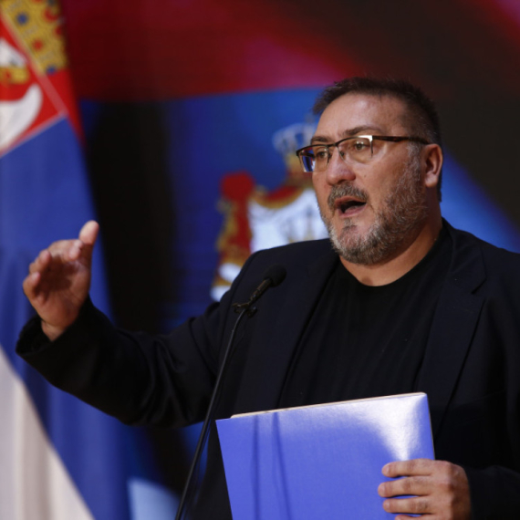 Dejan Bulatović odgovorio Đilasu u Skupštini: "On priča o Vučiću, a ukrao je 619 miliona"