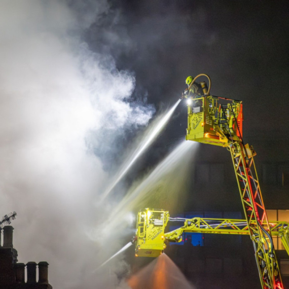 Huge fire in London: More than 100 people evacuated, some injured PHOTO/VIDEO