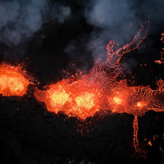 Hitna evakuacija: "Vulkan bi mogao da eruptira u roku od nekoliko sati"