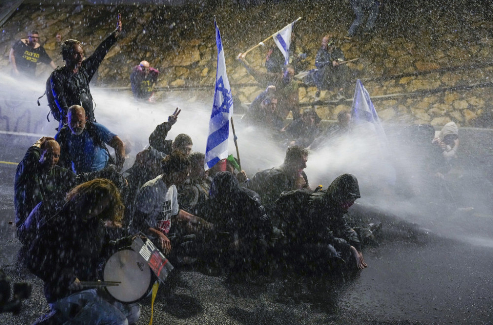 Sukob policije i demonstranata na protestu u Tel Avivu VIDEO