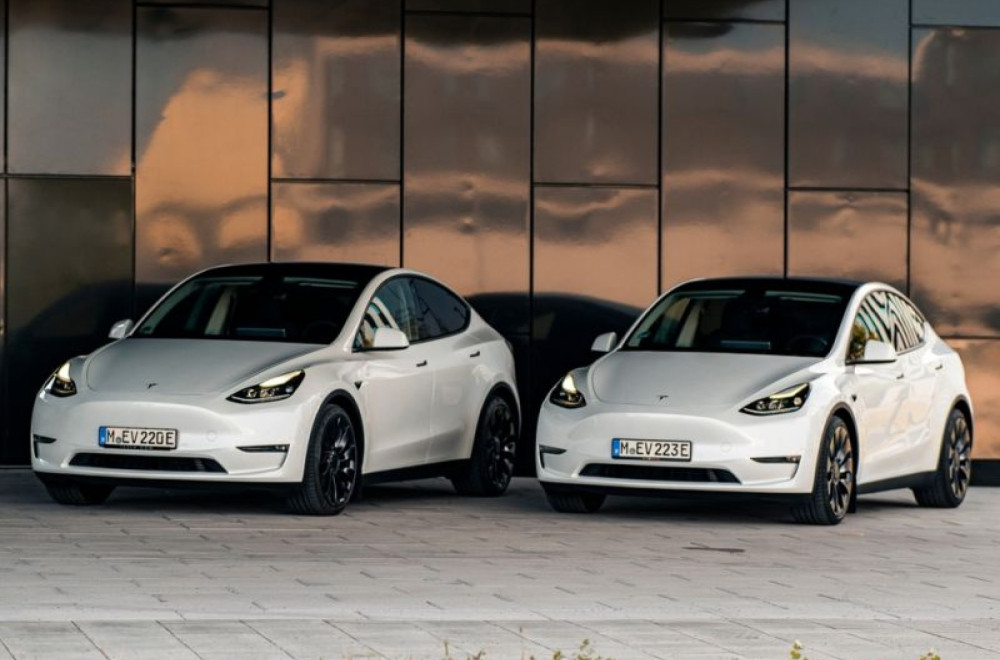 Kinezi uzimaju danak: Tesla mlako počeo godinu, beleži gubitke