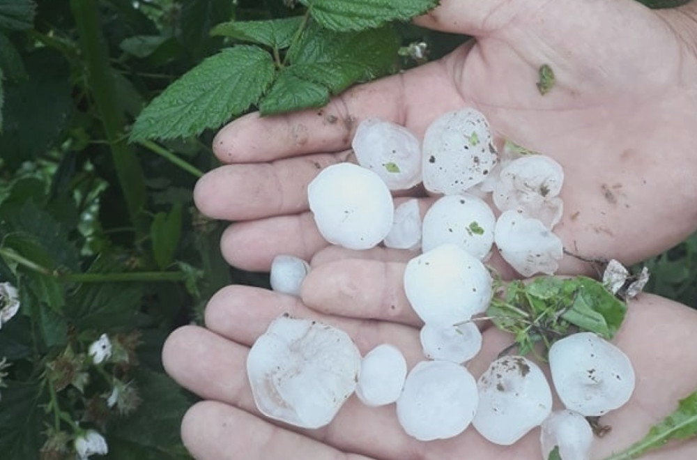 Veliko nevreme: Padale ledene loptice