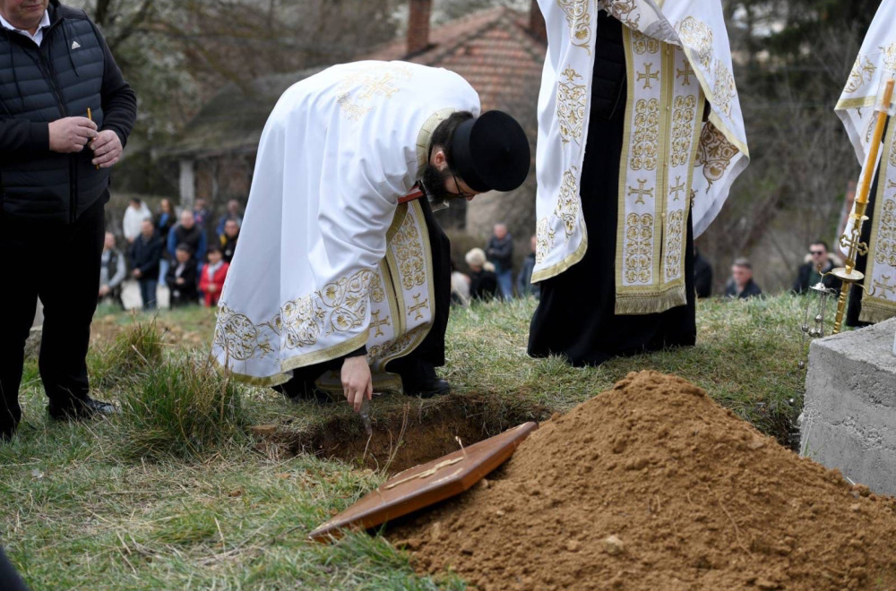 Vraćeni posmrtni ostaci sa pravoslavnog groblja u Kosovskoj Mitrovici