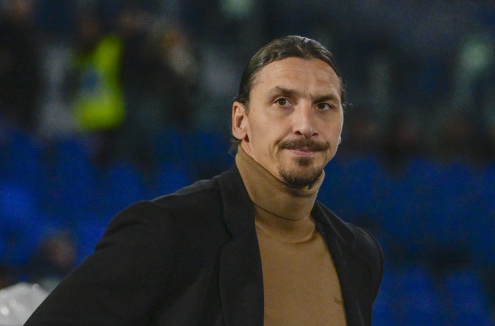 Zlatan Ibrahimović u "klinču" sa internet senzacijom FOTO/VIDEO