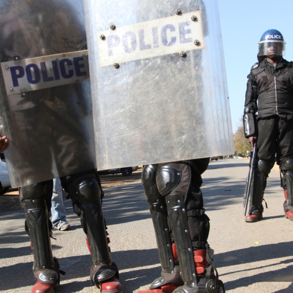 Zimbabve: Akcijom policije uhapšen vođa sekte – spašeno 251 dete