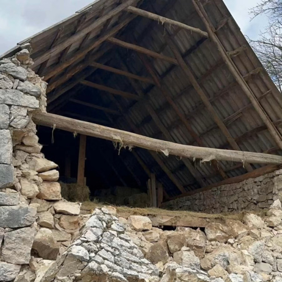 Ovako izgledaju kuće u epicentru zemljotresa, meštani Golije kod Nikšića u strahu FOTO