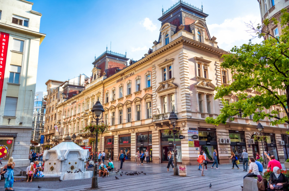 Misteriozne poruke osvanule u centru Beograda FOTO