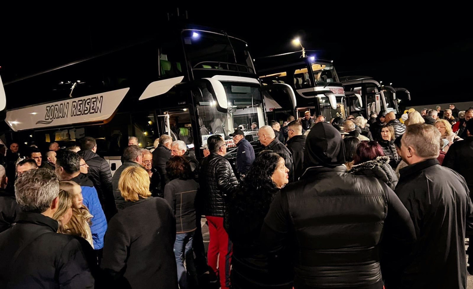 Delegacija od 300 ljudi iz Srbije stigla u Beč