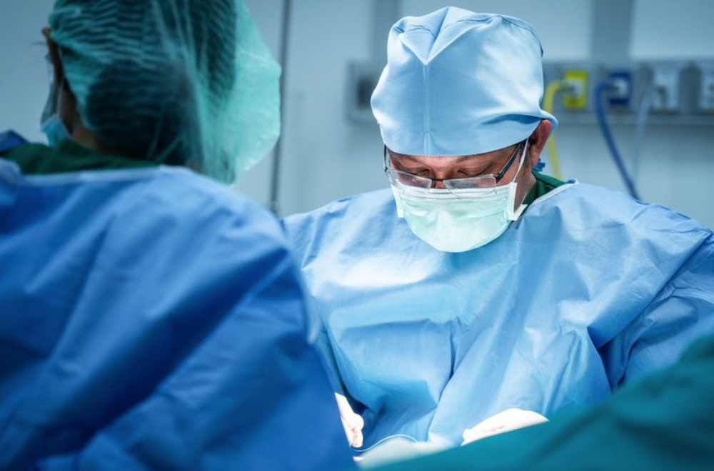 Medicina: Pacijent se ’uspešno oporavlja’ posle transplantacije svinjskog bubrega