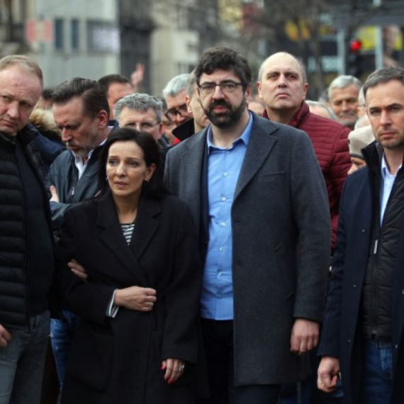 Opozicioni mediji opravdavaju skandiranje "ubij Srbina" FOTO