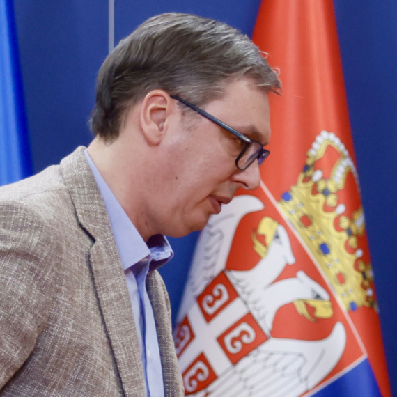 Bećirović: Vučić ni po koju cenu neće dozvoliti da se Srbi nazovu genocidnim narodom