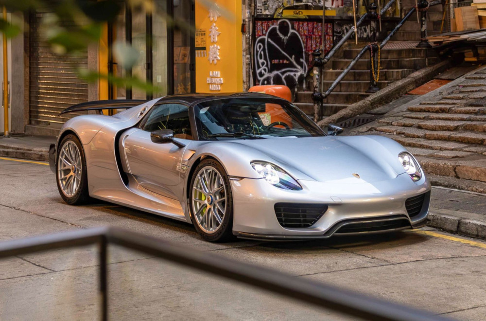 Kolekcionari u niskom startu: Deset godina star Porsche 918 Spyder sa nula kilometara FOTO