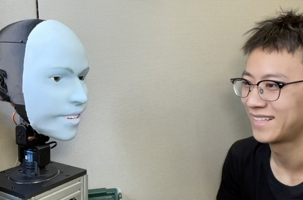 Robot Emo unapred zna kada da se nasmeši VIDEO