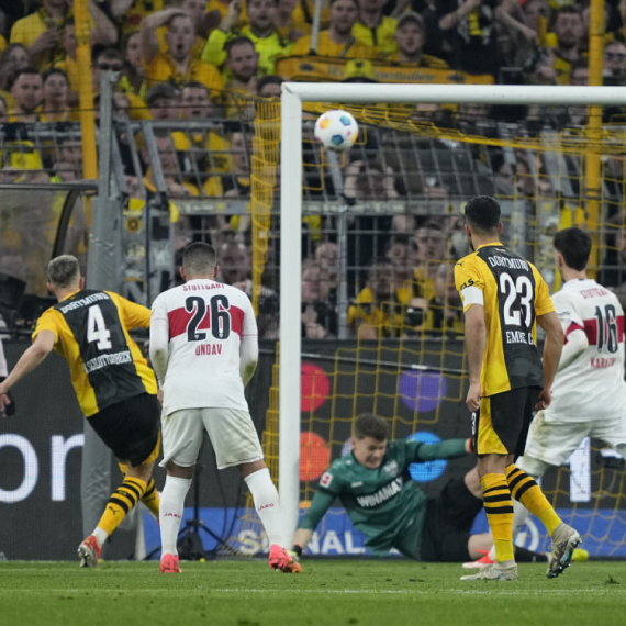 Girasi utišao Dortmund – promašaj sezone Šloterbeka