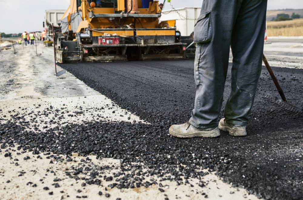 Pola veka čekali novi asfalt: Privode se kraju radovi vredni 33 miliona
