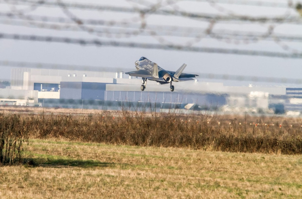 Izrael objavio snimak borbenih aviona nakon napada VIDEO