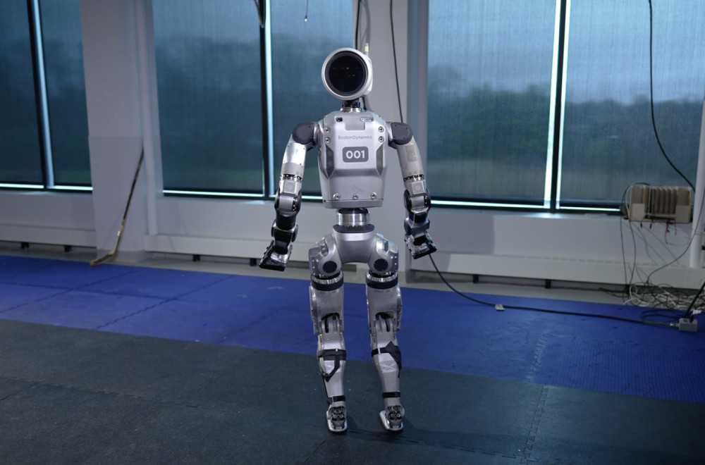 Novi Atlas robot je električan, jači, sposobniji i jeziviji VIDEO