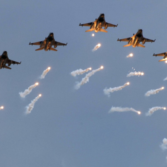 Beže; Rusi se "sručili"; Srušeni borbeni avioni