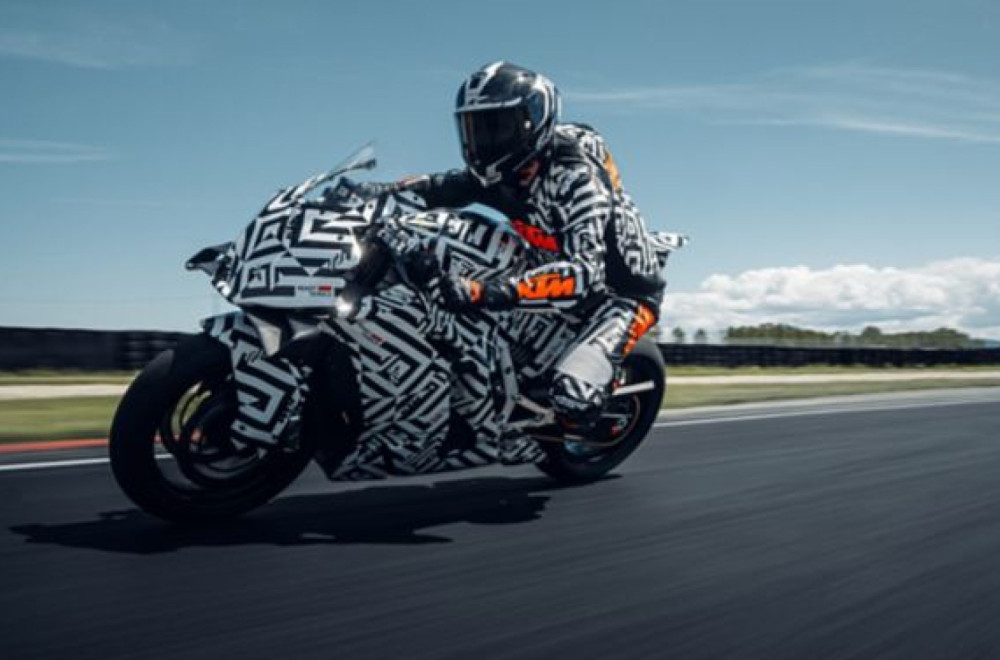 Objavljen prototip: Uskoro stiže KTM 990 RC R, evo šta znamo o njemu VIDEO