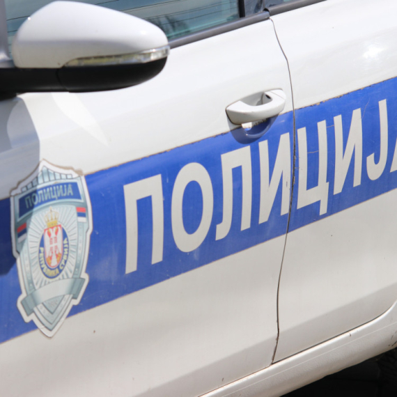 Nakon incidenta u novosadskoj gimnaziji uhapšena žena; Pretila direktoru škole, psihologu i profesorima