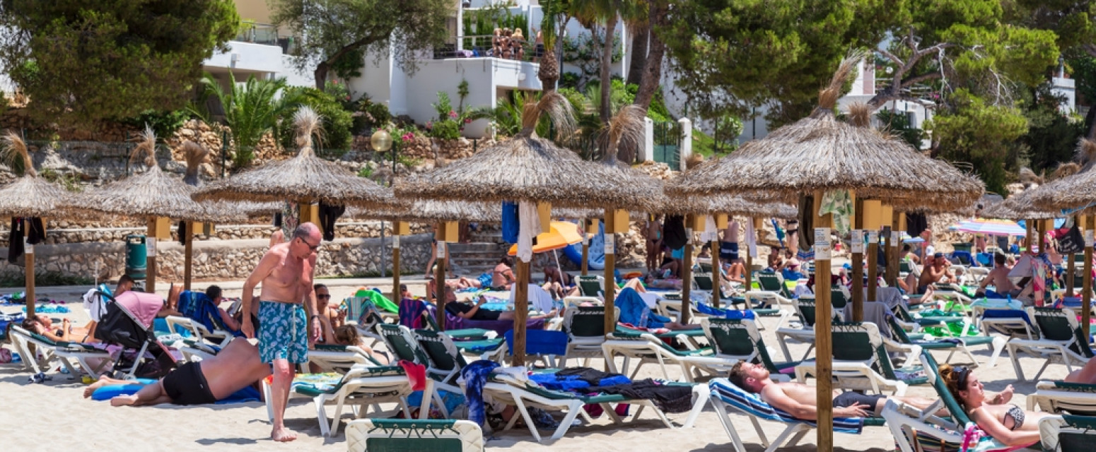 Nesvakidašnji način zauzimanja mesta na plaži na Jadranu zaprepastio turiste FOTO