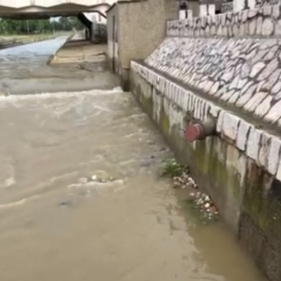 Krvava reka u Novom Pazaru: Na lice mesta odmah stigla policija FOTO/VIDEO