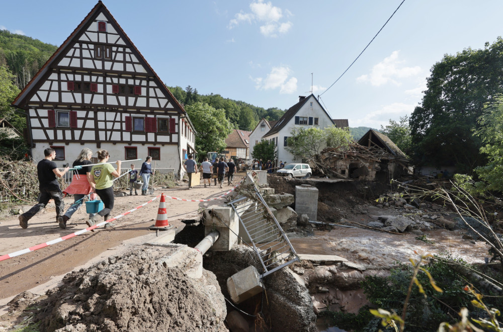 Poplave odnele milijarde evra; Vodostaj i dalje rizičan