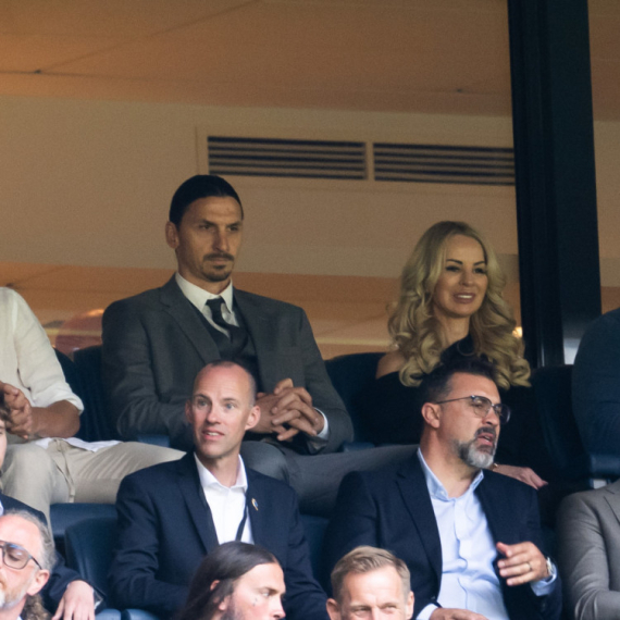 FSS uručio Ibrahimoviću srpsku "desetku" FOTO