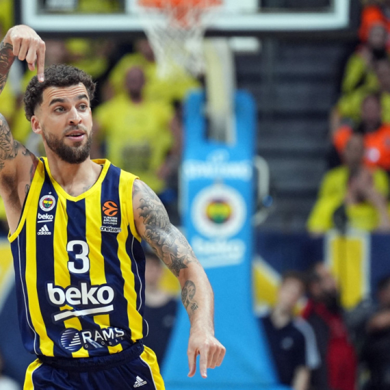 Fener deklasirao Efes bez Gudurića +31