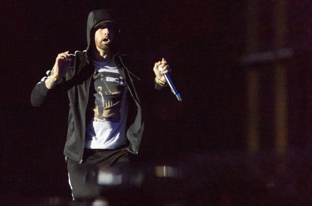 Eminema kritikuju zbog nove pesme