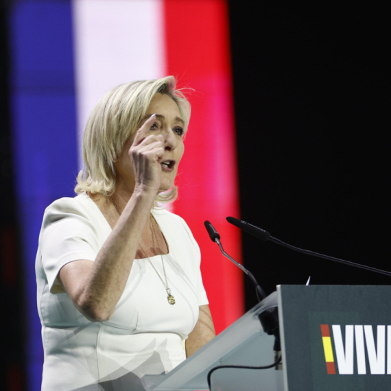 Le Pen presekla: Biću kandidatkinja