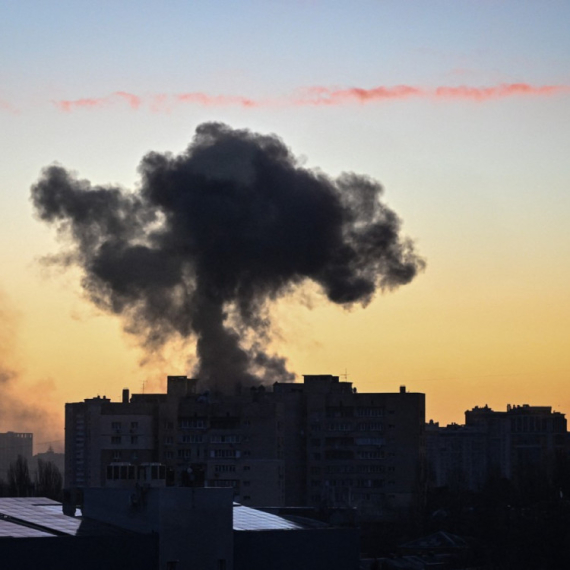Brutalni napadi; Ukrajina dobija važnu pomoć; Rusi "čiste"