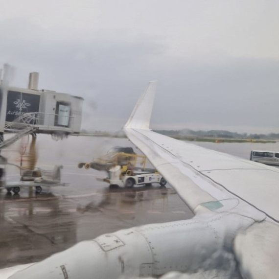 Haos na beogradskom aerodromu: Let kasni zbog bizarne situacije,putnici besni FOTO