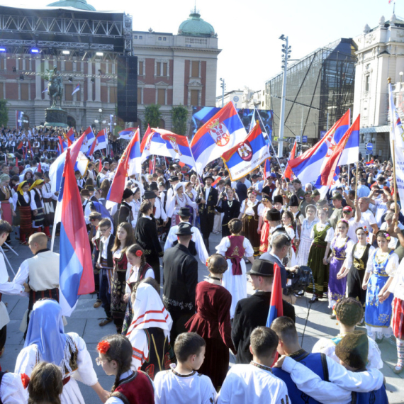 Opozicioni mediji ne prestaju sa napadima na sve srpsko; Smeta i poruka da Srbi nisu genocidni VIDEO