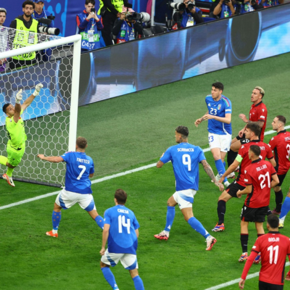 Italija zaključala loptu – Albanija se grčevito brani