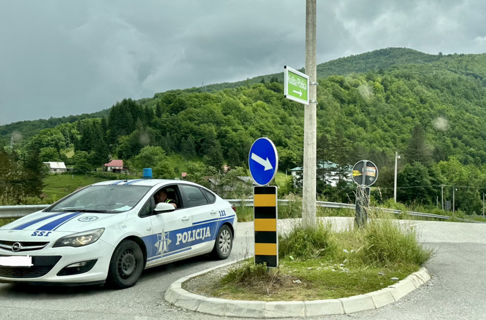 Drama u Nikšiću: Sa ručnom bombom šetao kroz centar grada