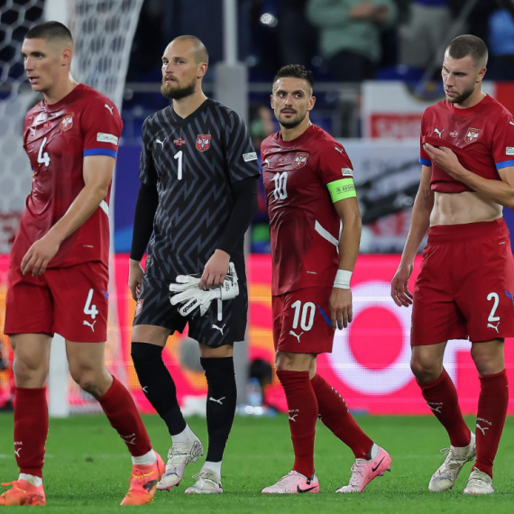 Srpski fudbaleri izlaze pred medije dan posle poraza od Engleske