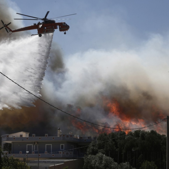 Vatra stiže do prestonice: Naređena evakuacija VIDEO