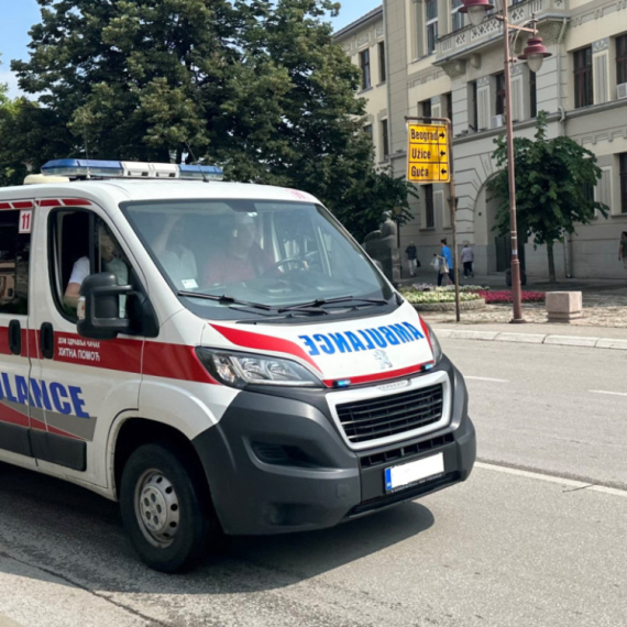 U saobraćajnoj nezgodi u Kragujevcu povređena muška osoba