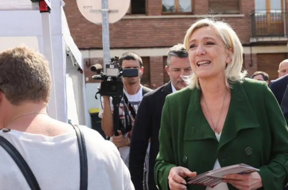 Izbori u Francuskoj: "Makron neće moći da šalje vojsku u Ukrajinu ako mi napravimo vladu", kaže Marin Le Pen