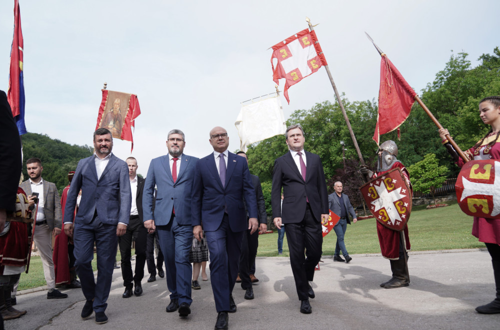 635 godina od Kosovskog boja: Sednica vlade u Kruševcu; Predsednik ...