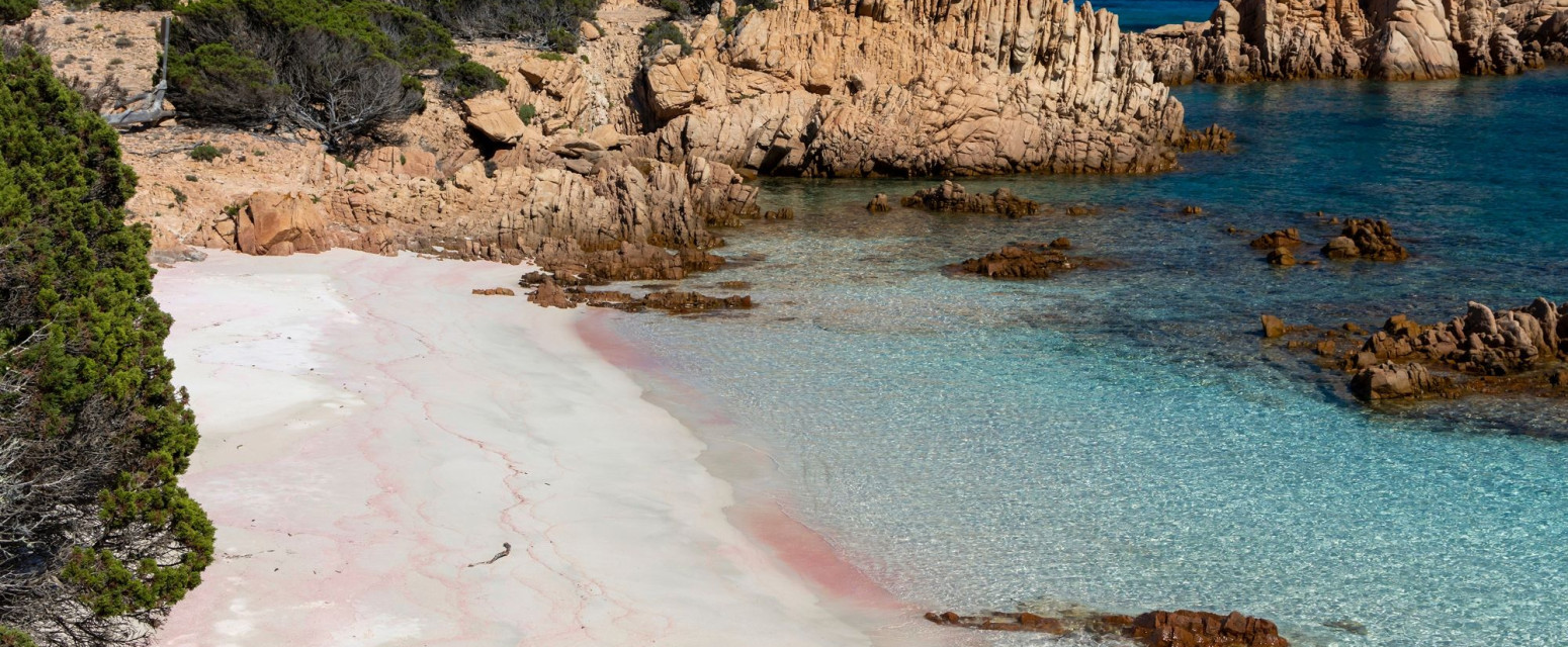 Zabranjena roze plaža na kojoj vas čeka Robinzon Kruso FOTO