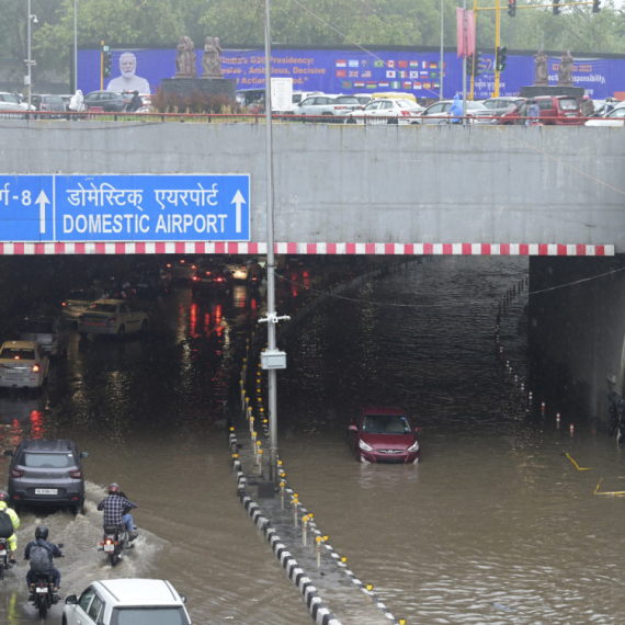 Nezapamćene kiše u Nju Delhiju: Raste broj mrtvih