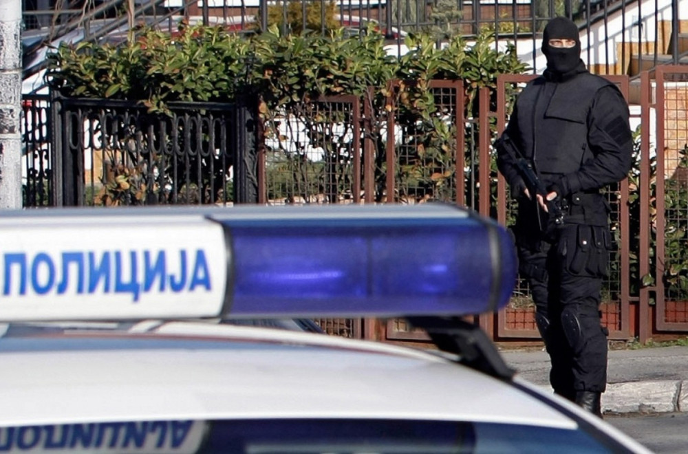 U Beogradu uhapšena osoba kod koje je pronađen samostrel FOTO